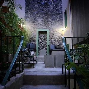 https://29-madeira-hostel.madeira-islandshotels.com